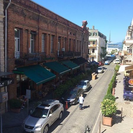 Cozy Guest House In Old Batumi Exterior photo