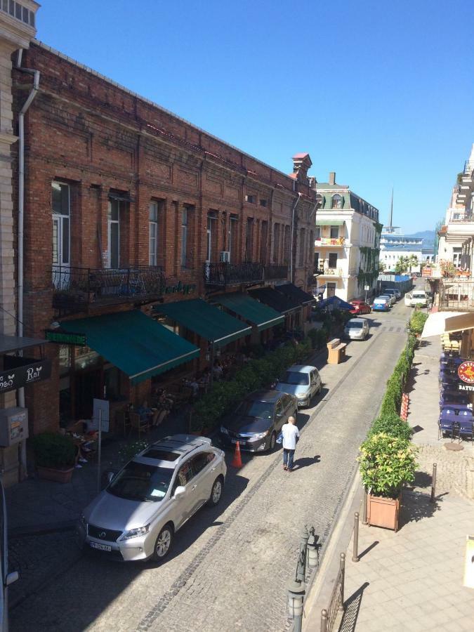 Cozy Guest House In Old Batumi Exterior photo